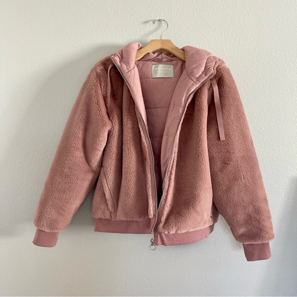 Athleta Jackets & Blazers - ATHLETA Cozy Soft Pink Faux Fur Front Zipper Jacket